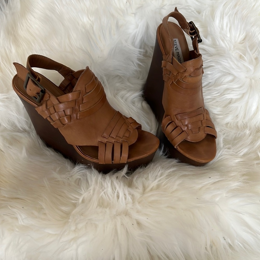 Women’s wedged heels